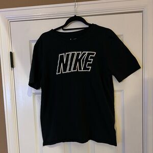 Nike Men's Black Short Sleeve Tee